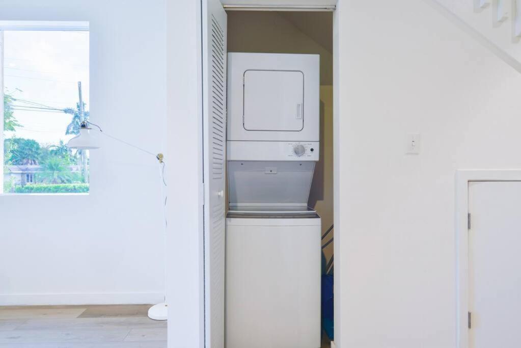 Villa Amazing Town House 15 Min From The Beach Wfree Parking Miami Exterior foto